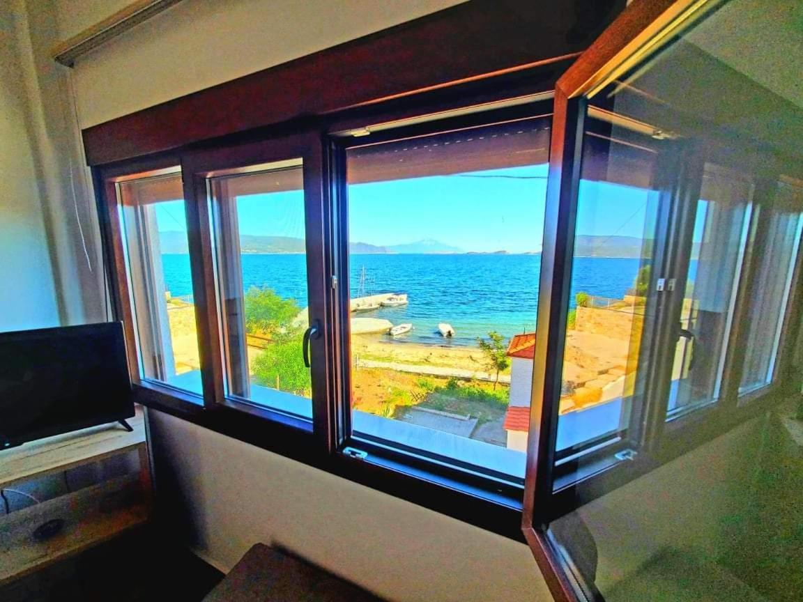 Gianni'S Apartment 1 By The Sea Ammouliana Buitenkant foto